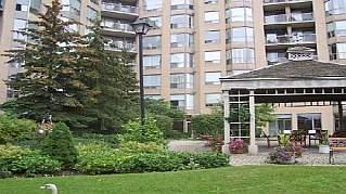 323 - 2511 Lakeshore Rd W, Condo with 2 bedrooms, 2 bathrooms and null parking in Oakville ON | Image 2