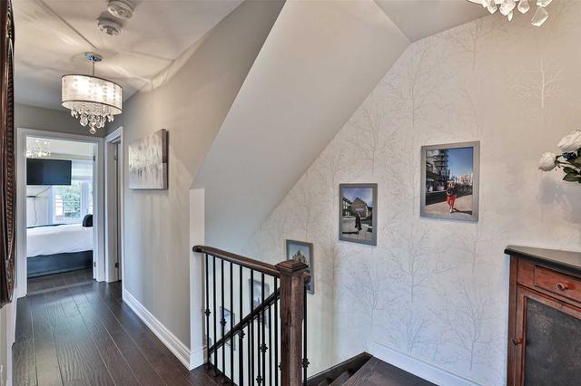1044b Islington Ave, House attached with 3 bedrooms, 4 bathrooms and 2 parking in Toronto ON | Image 4