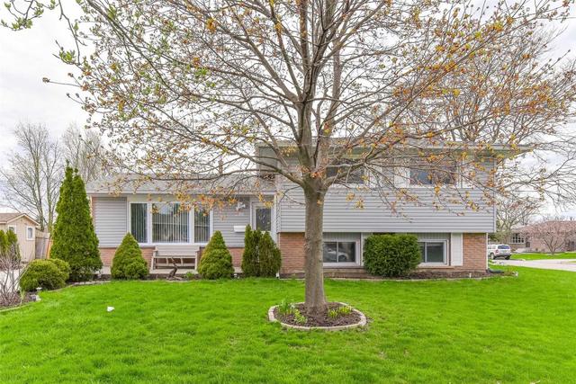 286 Overlea Dr, House detached with 3 bedrooms, 2 bathrooms and 5 parking in Kitchener ON | Image 1