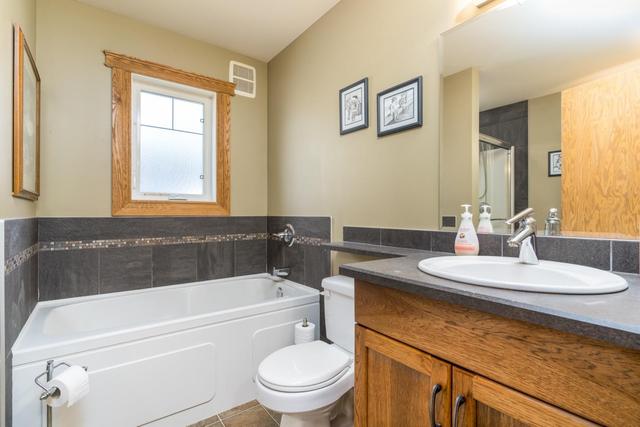 3220 24a Street Sw, House detached with 4 bedrooms, 2 bathrooms and 4 parking in Calgary AB | Image 12