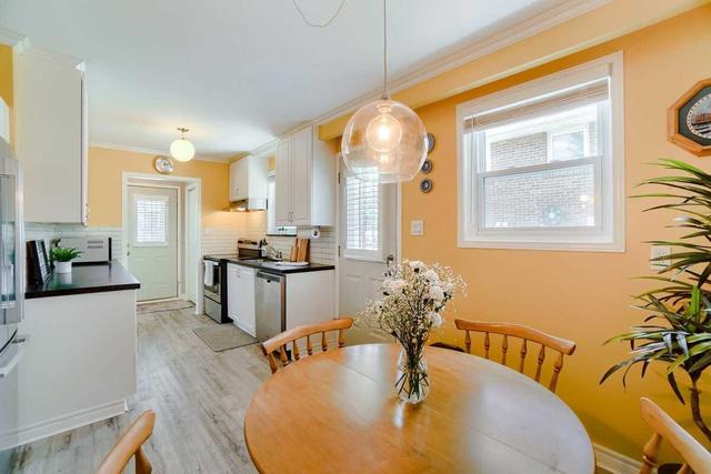 129 Voltarie Cres, House semidetached with 3 bedrooms, 2 bathrooms and 3 parking in Mississauga ON | Image 5