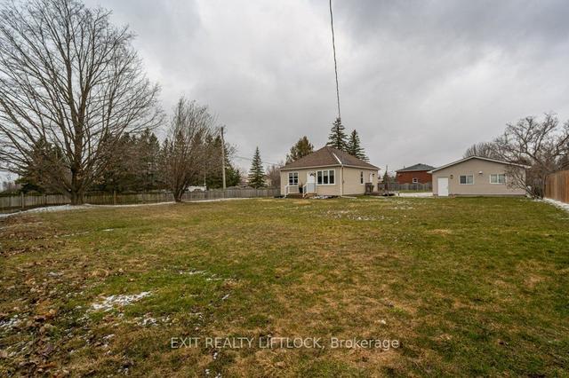 143 King St W, House detached with 2 bedrooms, 1 bathrooms and 9 parking in Kawartha Lakes ON | Image 15
