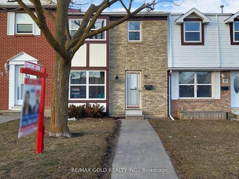 90 - 90 Morley Cres E, Townhouse with 3 bedrooms, 3 bathrooms and 2 parking in Brampton ON | Card Image