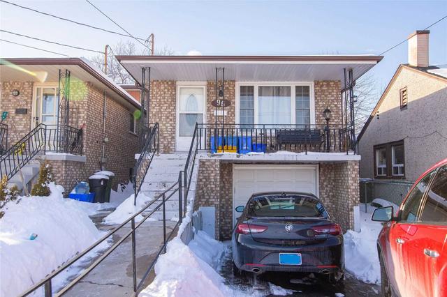 96 East 33rd St, House detached with 3 bedrooms, 2 bathrooms and 2 parking in Hamilton ON | Image 3