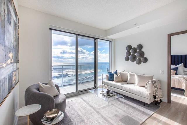 4516 - 17 Bathurst St, Condo with 3 bedrooms, 2 bathrooms and 0 parking in Toronto ON | Image 3
