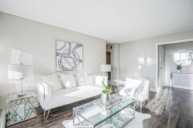 909 - 100 Wingarden Crt, Condo with 2 bedrooms, 2 bathrooms and 1 parking in Toronto ON | Image 2
