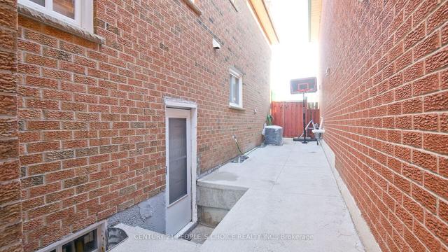 57 Cassis Dr, House detached with 4 bedrooms, 5 bathrooms and 3 parking in Toronto ON | Image 27