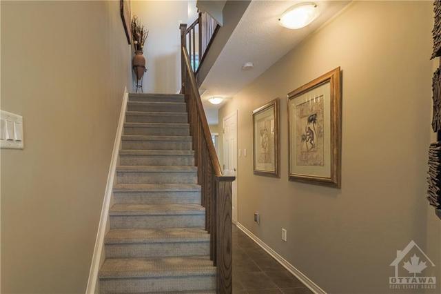 64 Songbird Private, Townhouse with 2 bedrooms, 2 bathrooms and 3 parking in Ottawa ON | Image 6