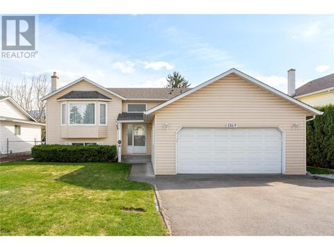 1569 Carshyl Court, House detached with 4 bedrooms, 2 bathrooms and 4 parking in Kelowna BC | Card Image