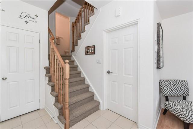 204 - 2420 Baronwood Dr, Townhouse with 2 bedrooms, 3 bathrooms and 1 parking in Oakville ON | Image 4