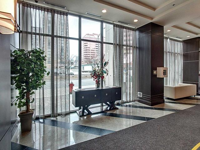 3705 - 208 Enfield Pl, Condo with 1 bedrooms, 1 bathrooms and 1 parking in Mississauga ON | Image 7