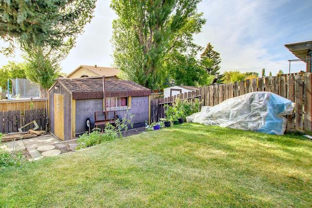 19 Falchurch Road Ne, Home with 3 bedrooms, 2 bathrooms and 1 parking in Calgary AB | Image 42