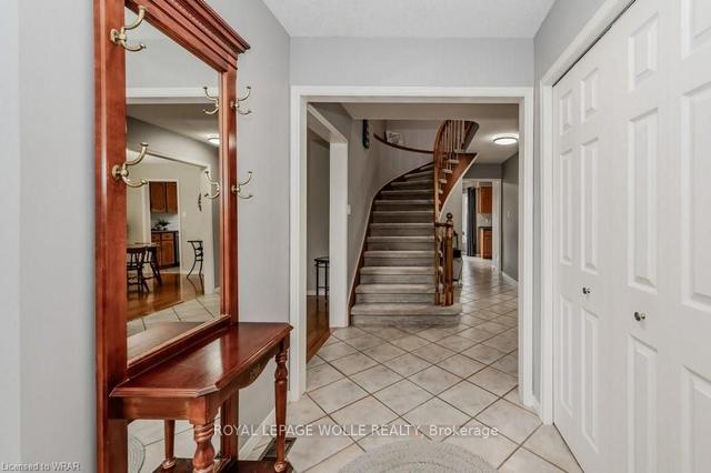 10 Parsons Crt, House detached with 4 bedrooms, 4 bathrooms and 6 parking in Kitchener ON | Image 37