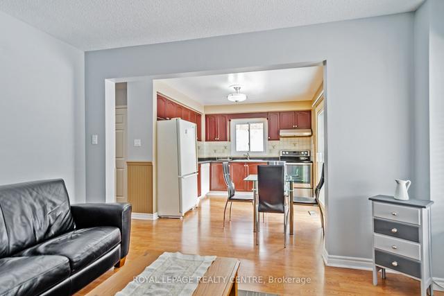 31 Norfolk Ave, House detached with 3 bedrooms, 4 bathrooms and 4 parking in Brampton ON | Image 6