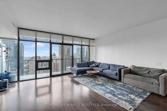 3106 - 33 Charles St E, Condo with 3 bedrooms, 2 bathrooms and 1 parking in Toronto ON | Image 2