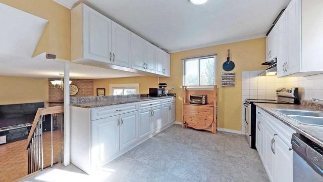 81 Weldrick Rd W, House detached with 3 bedrooms, 2 bathrooms and 5 parking in Richmond Hill ON | Image 36