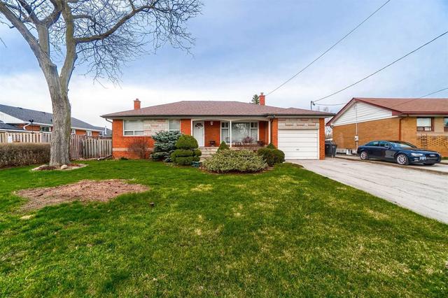 14 Alphonse Cres, House detached with 3 bedrooms, 3 bathrooms and 5 parking in Mississauga ON | Image 27