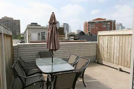 th 14 - 6 Wellesley Pl, House attached with 2 bedrooms, 2 bathrooms and 1 parking in Toronto ON | Image 6