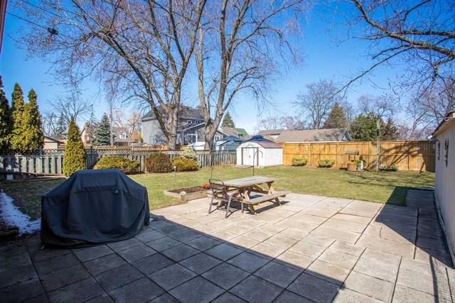 925 Orpha St, House detached with 2 bedrooms, 2 bathrooms and 4 parking in Burlington ON | Image 20