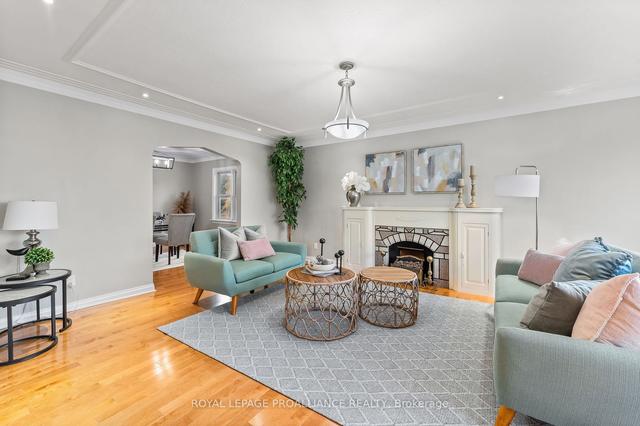 76 Young St, House detached with 6 bedrooms, 2 bathrooms and 3 parking in Brighton ON | Image 2