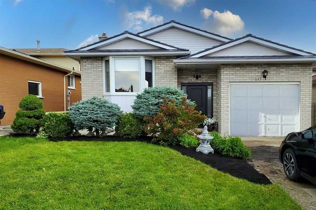 213 Ravenbury Dr, House detached with 2 bedrooms, 1 bathrooms and 4 parking in Hamilton ON | Image 1