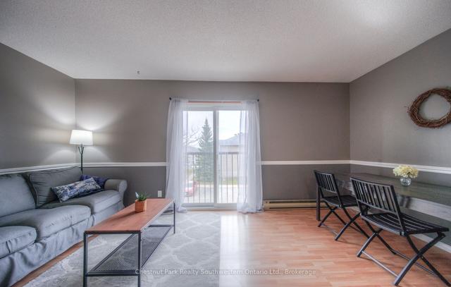 10 - 325 Northlake Dr, Condo with 2 bedrooms, 1 bathrooms and 1 parking in Waterloo ON | Image 8