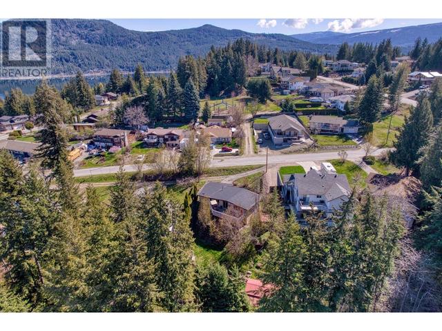 2213 Lakeview Drive, House detached with 2 bedrooms, 2 bathrooms and 2 parking in Columbia Shuswap C BC | Image 44