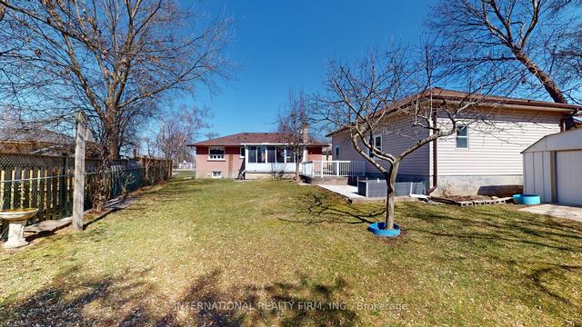 9 Vipond Rd, House detached with 3 bedrooms, 2 bathrooms and 6 parking in Whitby ON | Image 34