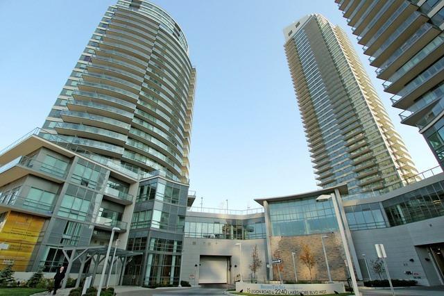 2401 - 15 Legion Rd, Condo with 3 bedrooms, 2 bathrooms and 1 parking in Toronto ON | Image 1