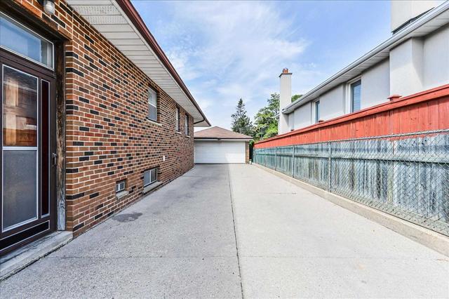 16 Mayo Dr, House detached with 4 bedrooms, 2 bathrooms and 8 parking in Toronto ON | Image 12