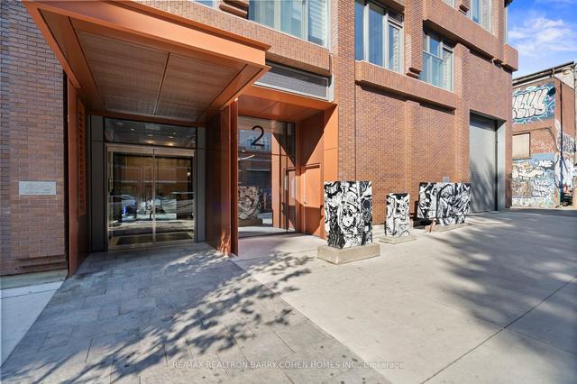 1301 - 2 Augusta Ave, Condo with 3 bedrooms, 2 bathrooms and 1 parking in Toronto ON | Image 12