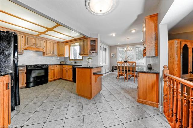 19 Amberwood Court, House detached with 3 bedrooms, 3 bathrooms and 6 parking in St. Catharines ON | Image 23
