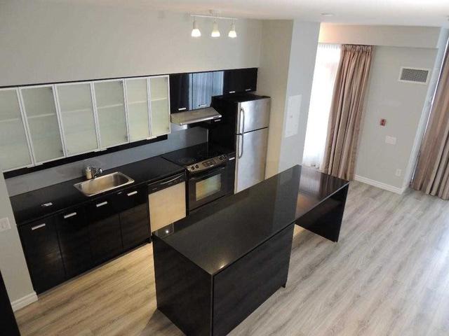 th02 - 29 Singer Crt, Townhouse with 2 bedrooms, 3 bathrooms and 1 parking in Toronto ON | Image 9