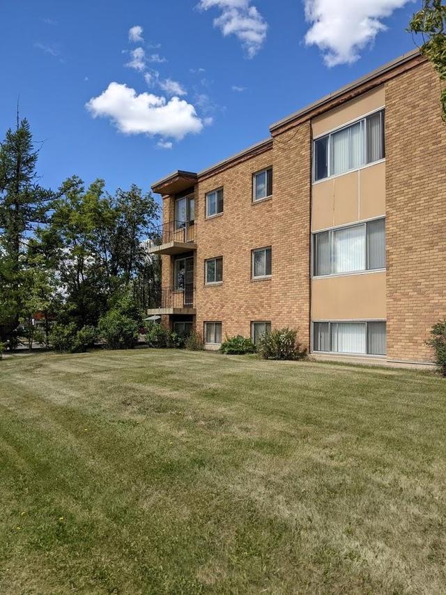 107 - 9926 105 Avenue, Home with 0 bedrooms, 1 bathrooms and null parking in Greenview No. 16 AB | Image 5