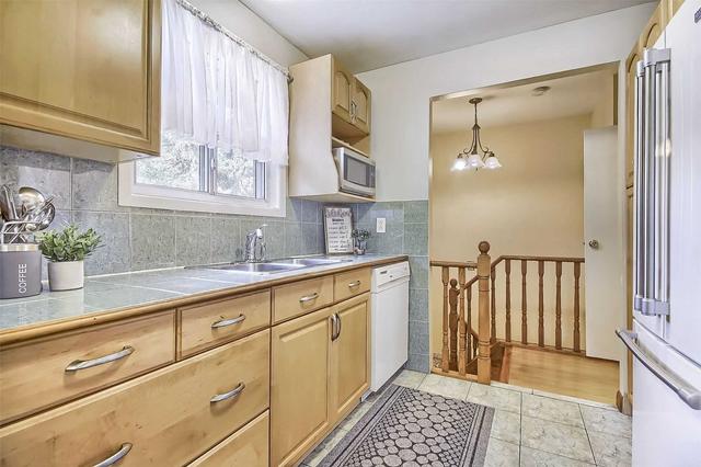 15 Dallington Dr, House detached with 3 bedrooms, 2 bathrooms and 3 parking in Toronto ON | Image 32