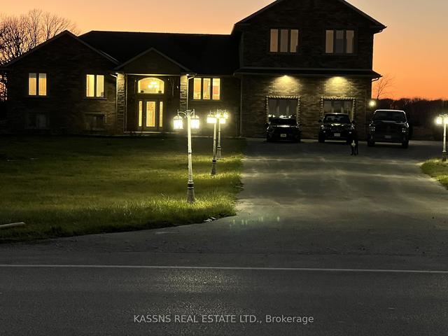 2705 Division Rd N, House detached with 4 bedrooms, 4 bathrooms and 42 parking in Kingsville ON | Image 34