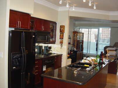 lph5 - 20 Collier St, Condo with 2 bedrooms, 2 bathrooms and 1 parking in Toronto ON | Image 5