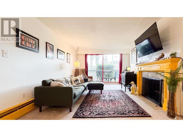 124 - 2600 49th Avenue, Condo with 2 bedrooms, 1 bathrooms and 1 parking in Vancouver BC | Image 3