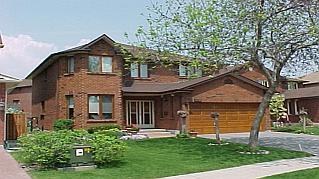 1252 Greenwood Cres, House detached with 4 bedrooms, 3 bathrooms and null parking in Oakville ON | Image 1