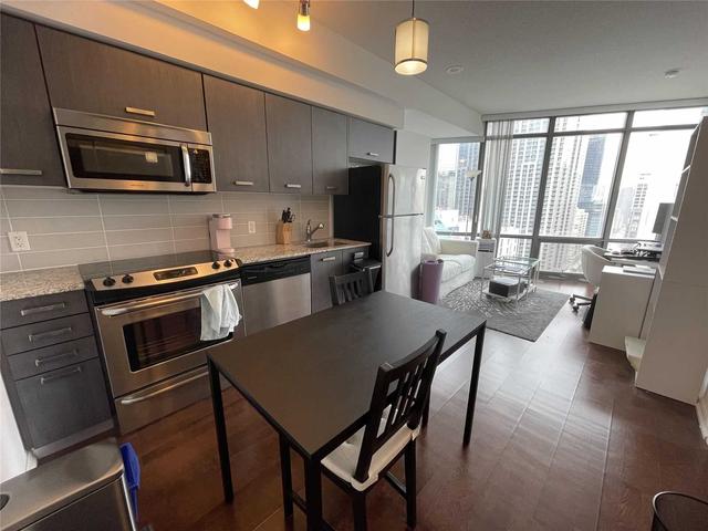 1809 - 832 Bay St, Condo with 1 bedrooms, 1 bathrooms and 0 parking in Toronto ON | Image 12