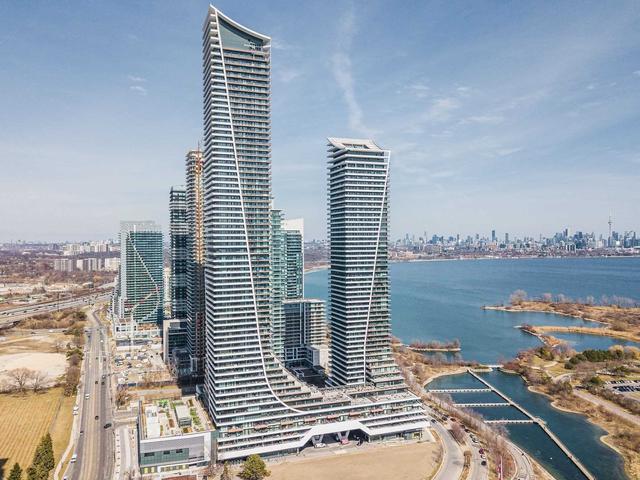 4211 - 30 Shore Breeze Dr, Condo with 1 bedrooms, 1 bathrooms and 1 parking in Toronto ON | Card Image