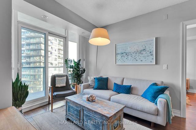 2007 - 15 Legion Rd S, Condo with 2 bedrooms, 2 bathrooms and 1 parking in Toronto ON | Image 2