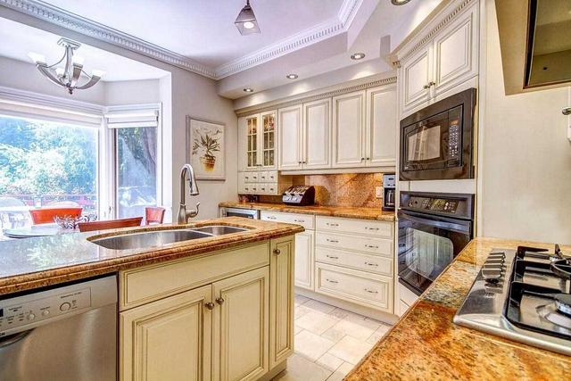 80 Forest Hill Rd, House detached with 4 bedrooms, 4 bathrooms and 2 parking in Toronto ON | Image 6
