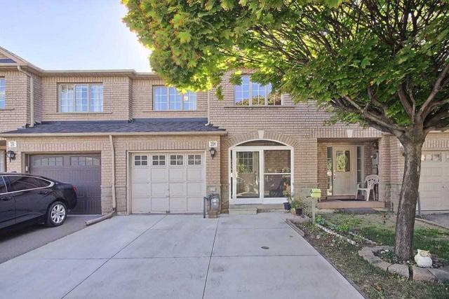 35h View Green Cres, House attached with 3 bedrooms, 4 bathrooms and 4 parking in Toronto ON | Image 12