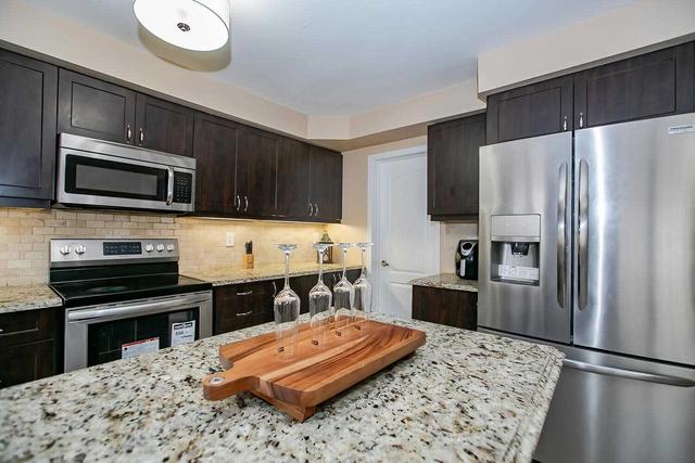 53 Ariel Rd S, House attached with 3 bedrooms, 4 bathrooms and 2 parking in Brampton ON | Image 7
