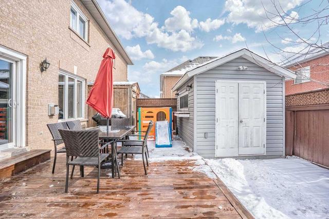 81 Pressed Brick Dr, House attached with 3 bedrooms, 2 bathrooms and 3 parking in Brampton ON | Image 30