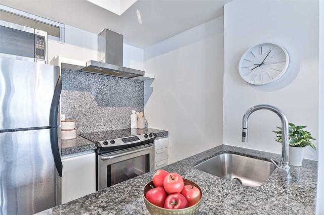 213 - 75 Portland St, Condo with 2 bedrooms, 2 bathrooms and 1 parking in Toronto ON | Image 23