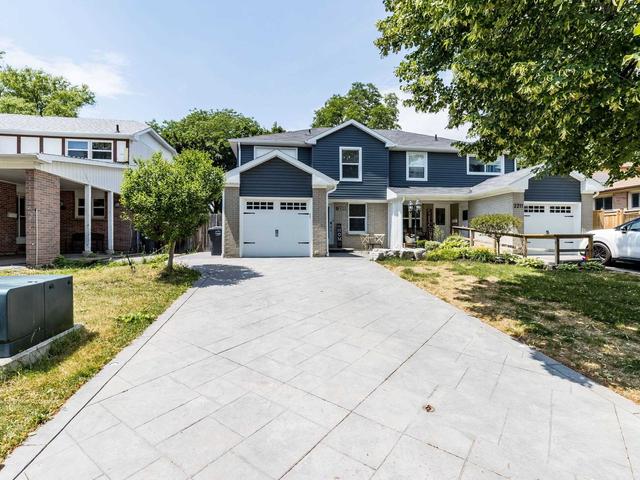 2213 Council Ring Rd, House semidetached with 4 bedrooms, 3 bathrooms and 5 parking in Mississauga ON | Image 12