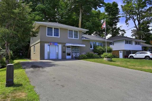 423 Edwin St, House detached with 4 bedrooms, 2 bathrooms and 4 parking in Kitchener ON | Image 12