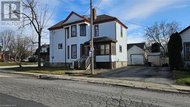 4731 Saint Lawrence Avenue, House other with 5 bedrooms, 2 bathrooms and 6 parking in Niagara Falls ON | Image 5